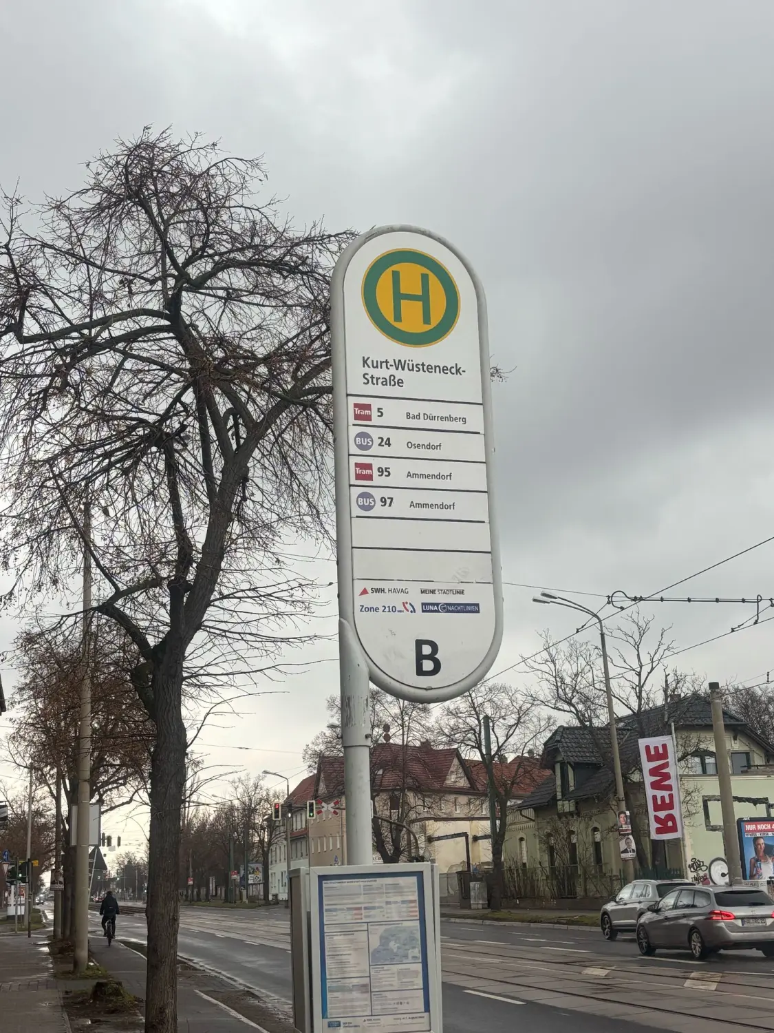 Baum und Brett von Stichstelle Tattoo 